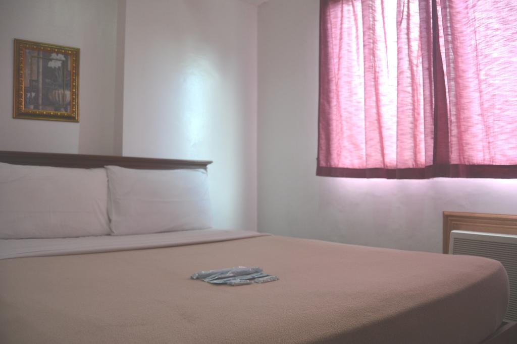 Isabelle Royale Paranaque Paranaque City Exterior photo