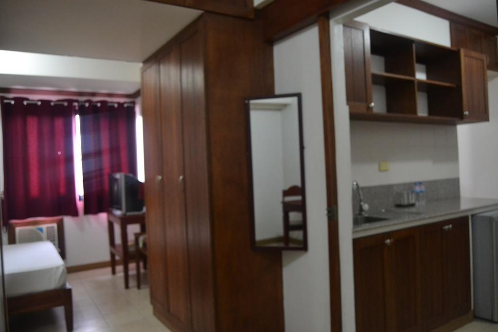 Isabelle Royale Paranaque Paranaque City Exterior photo
